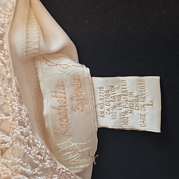 Krochetta Papillon Wedding Gown - Picture 2 of 7